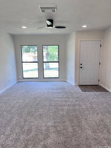 842 Saddlebrook, San Antonio, TX 78245
