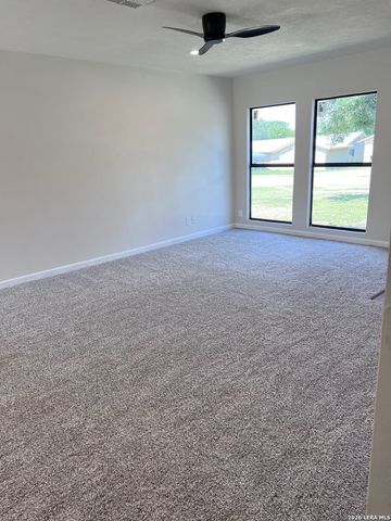 842 Saddlebrook, San Antonio, TX 78245