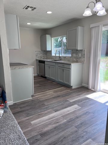 842 Saddlebrook, San Antonio, TX 78245