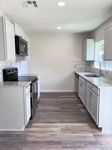 842 Saddlebrook, San Antonio, TX 78245