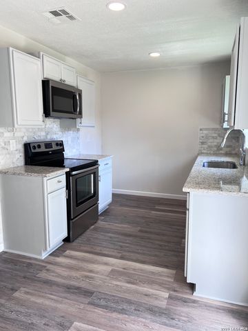 842 Saddlebrook, San Antonio, TX 78245