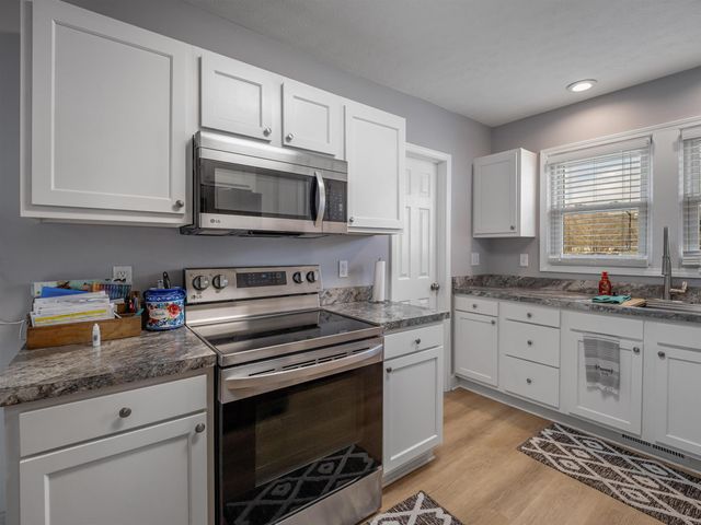 15026 US Rt. 60, Milton, WV 25541