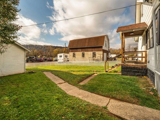 15026 US Rt. 60, Milton, WV 25541