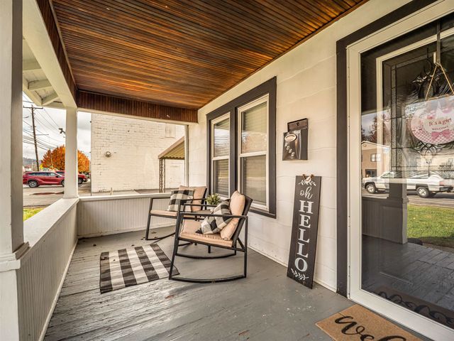 15026 US Rt. 60, Milton, WV 25541