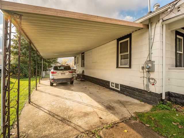 15026 US Rt. 60, Milton, WV 25541