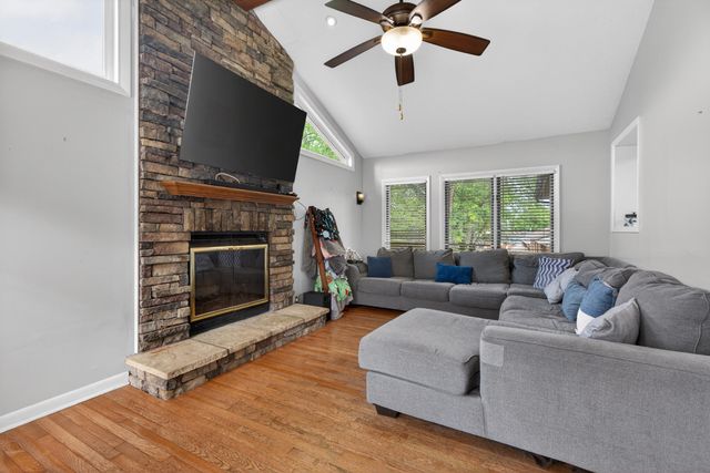 307 Castle Boulevard, Paris, KY 40361