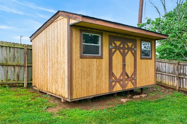 307 Castle Boulevard, Paris, KY 40361