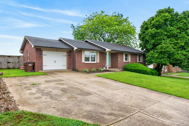 307 Castle Boulevard, Paris, KY 40361