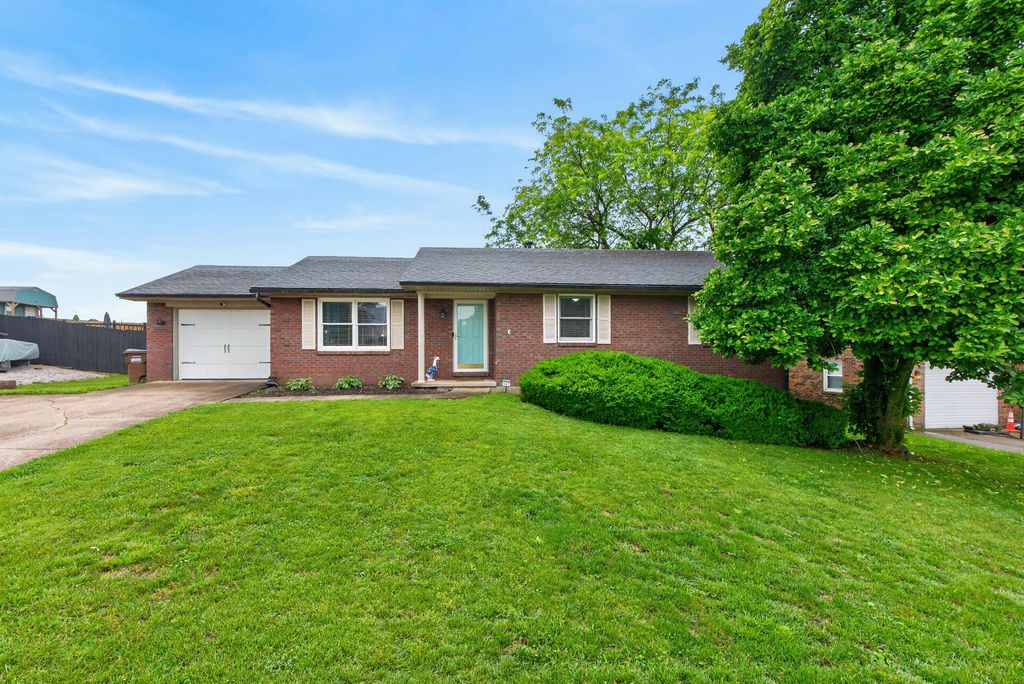 307 Castle Boulevard, Paris, KY 40361