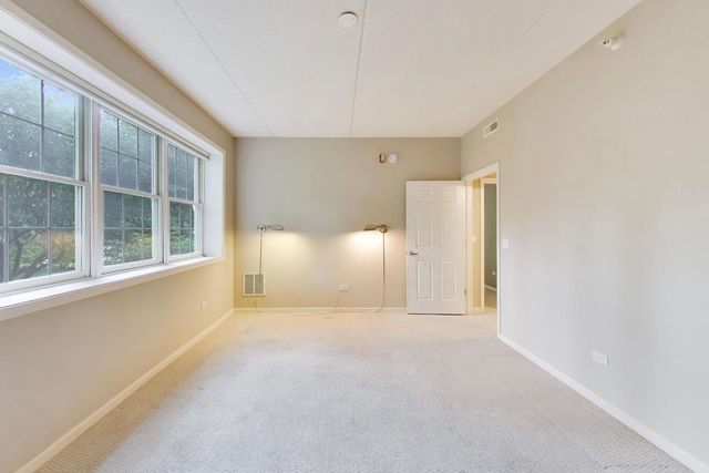 940 Augusta Way 105, Highland Park, IL 60035