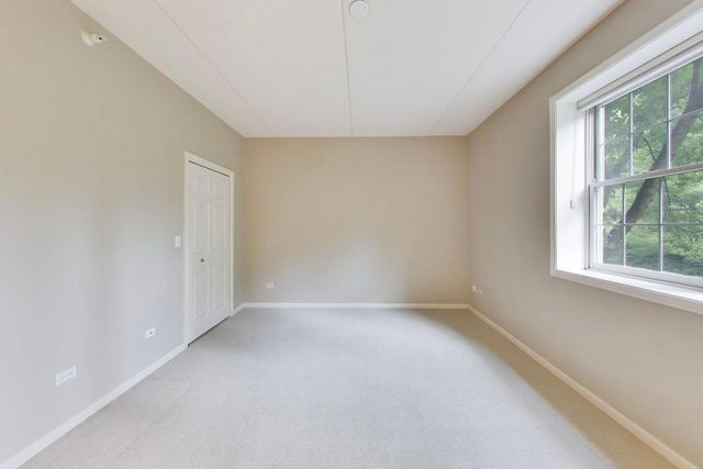 940 Augusta Way 105, Highland Park, IL 60035