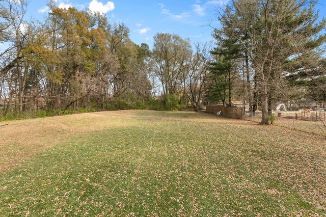 1347 Hadley Avenue N, Oakdale, MN 55128