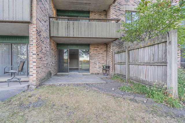 1919 Prairie Square 32, Schaumburg, IL 60173