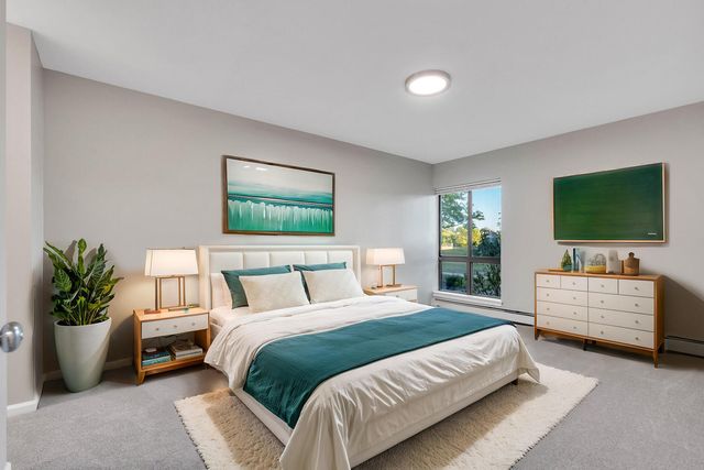 1919 Prairie Square 32, Schaumburg, IL 60173