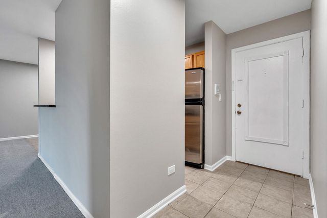 1919 Prairie Square 32, Schaumburg, IL 60173