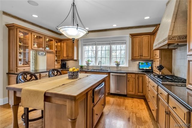 36 Birdsong Parkway, Orchard Park, NY 14127
