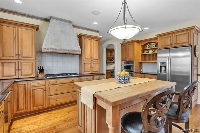 36 Birdsong Parkway, Orchard Park, NY 14127