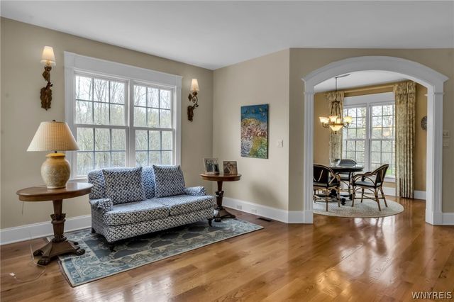 36 Birdsong Parkway, Orchard Park, NY 14127