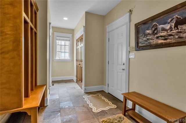36 Birdsong Parkway, Orchard Park, NY 14127