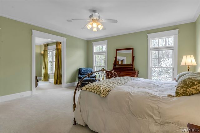 36 Birdsong Parkway, Orchard Park, NY 14127