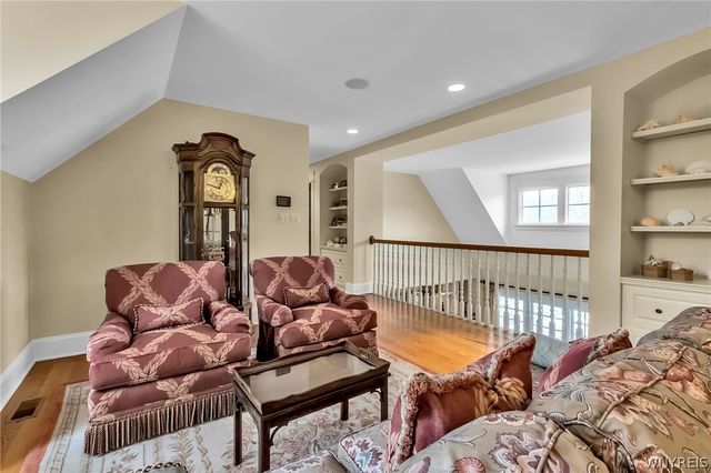 36 Birdsong Parkway, Orchard Park, NY 14127