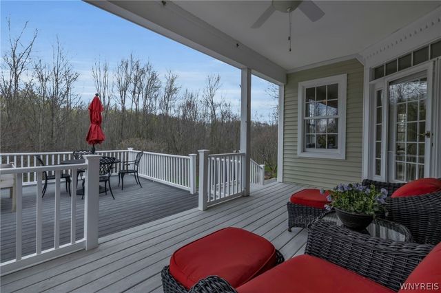 36 Birdsong Parkway, Orchard Park, NY 14127