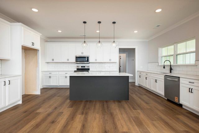 7974 N Lee Highway, Cleveland, TN 37312