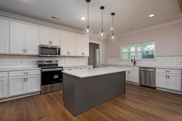 7974 N Lee Highway, Cleveland, TN 37312