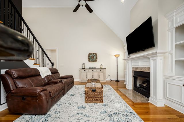 4232 Thoroughbred Ln, Murfreesboro, TN 37127