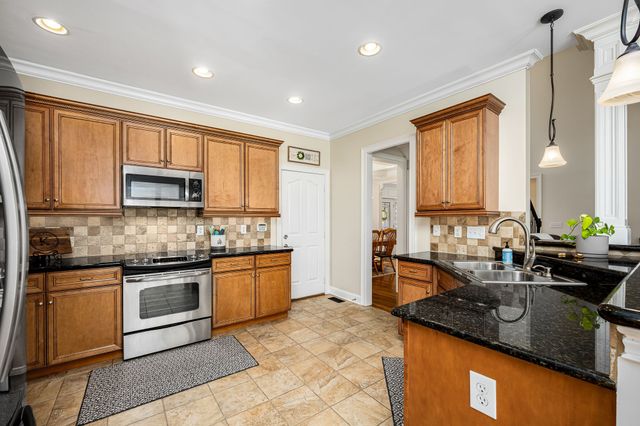 4232 Thoroughbred Ln, Murfreesboro, TN 37127