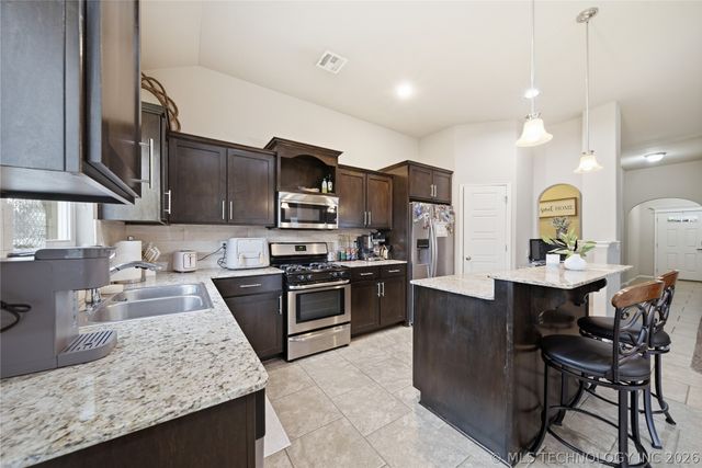 8852 E 138th Street S, Bixby, OK 74008