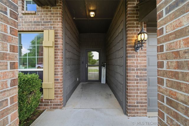 8852 E 138th Street S, Bixby, OK 74008