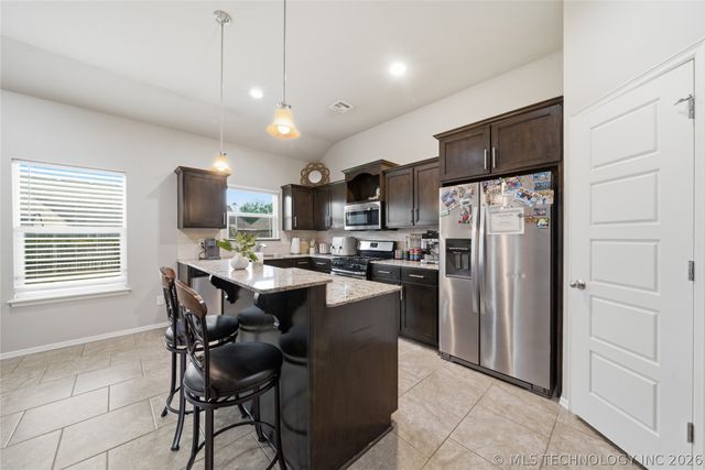 8852 E 138th Street S, Bixby, OK 74008