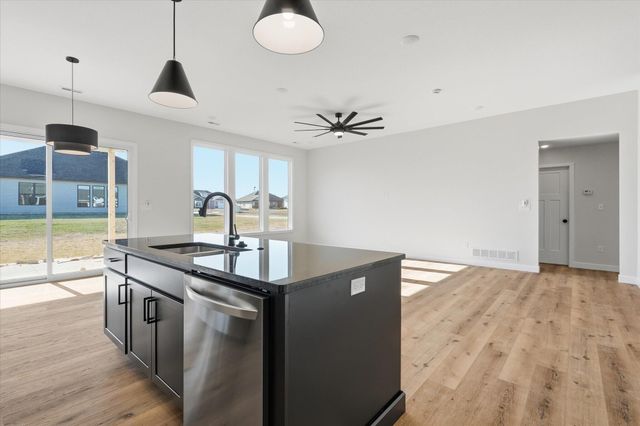 14591 WELLSTEAD DR, Hallsville, MO 65255