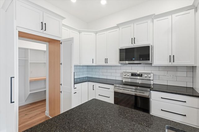 14591 WELLSTEAD DR, Hallsville, MO 65255