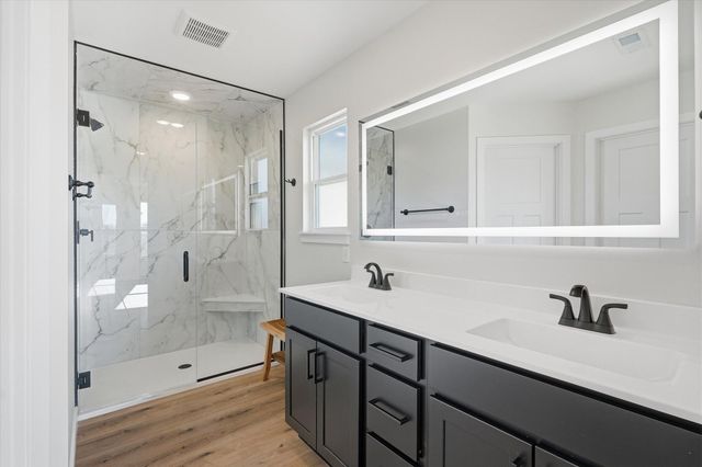 14591 WELLSTEAD DR, Hallsville, MO 65255