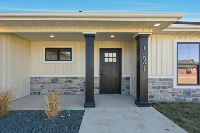 14591 WELLSTEAD DR, Hallsville, MO 65255