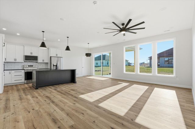 14591 WELLSTEAD DR, Hallsville, MO 65255