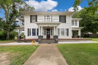 405 E Neches Street, Palestine, TX 75801
