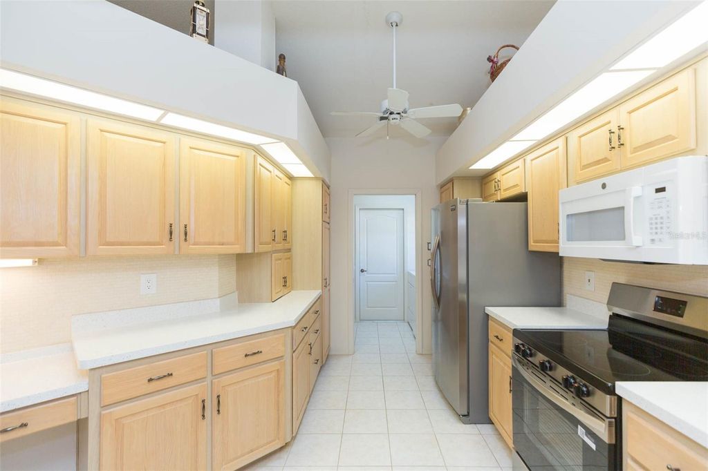 Image 12 of property listing at 8100 HIDDEN HILLS DRIVE, Spring Hill, FL 34606