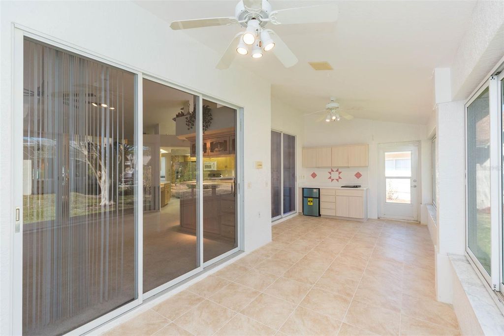 Image 34 of property listing at 8100 HIDDEN HILLS DRIVE, Spring Hill, FL 34606