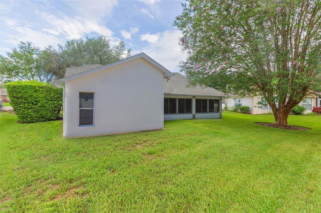 Image 43 of property listing at 8100 HIDDEN HILLS DRIVE, Spring Hill, FL 34606