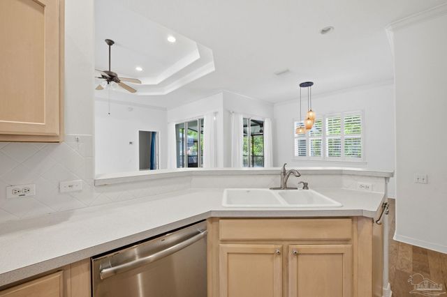 9552 Westgate Cir, Pensacola, FL 32507