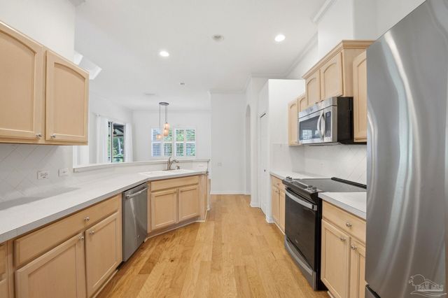 9552 Westgate Cir, Pensacola, FL 32507