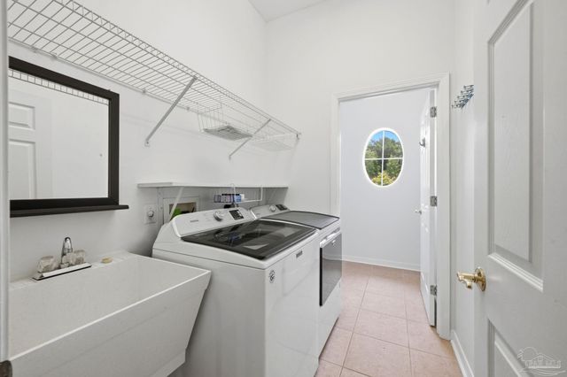 9552 Westgate Cir, Pensacola, FL 32507