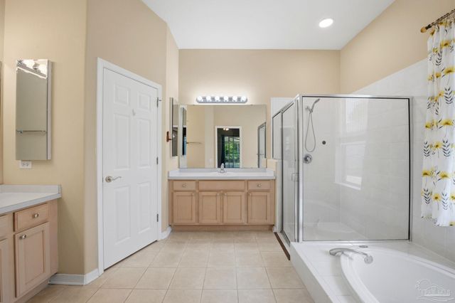 9552 Westgate Cir, Pensacola, FL 32507