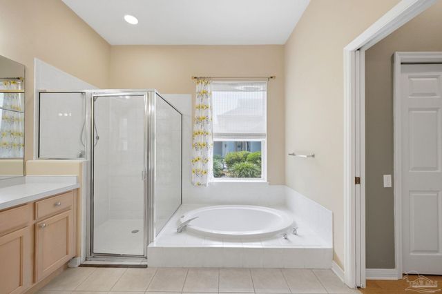 9552 Westgate Cir, Pensacola, FL 32507