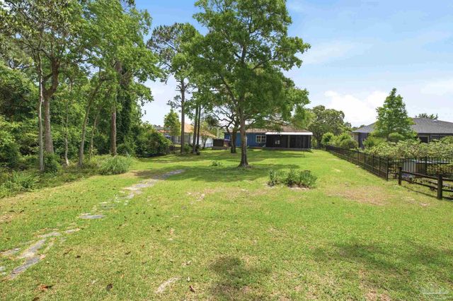 9552 Westgate Cir, Pensacola, FL 32507
