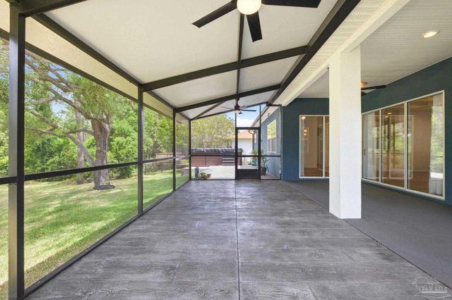 9552 Westgate Cir, Pensacola, FL 32507