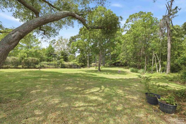 9552 Westgate Cir, Pensacola, FL 32507